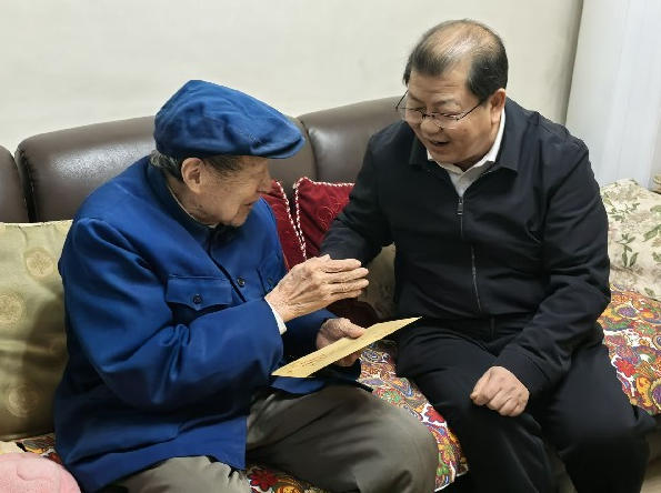 农业农村厅开展春节离退休老同志、老党员慰问活动 农业农村厅开展春节离退休老同志、老党员慰问活动